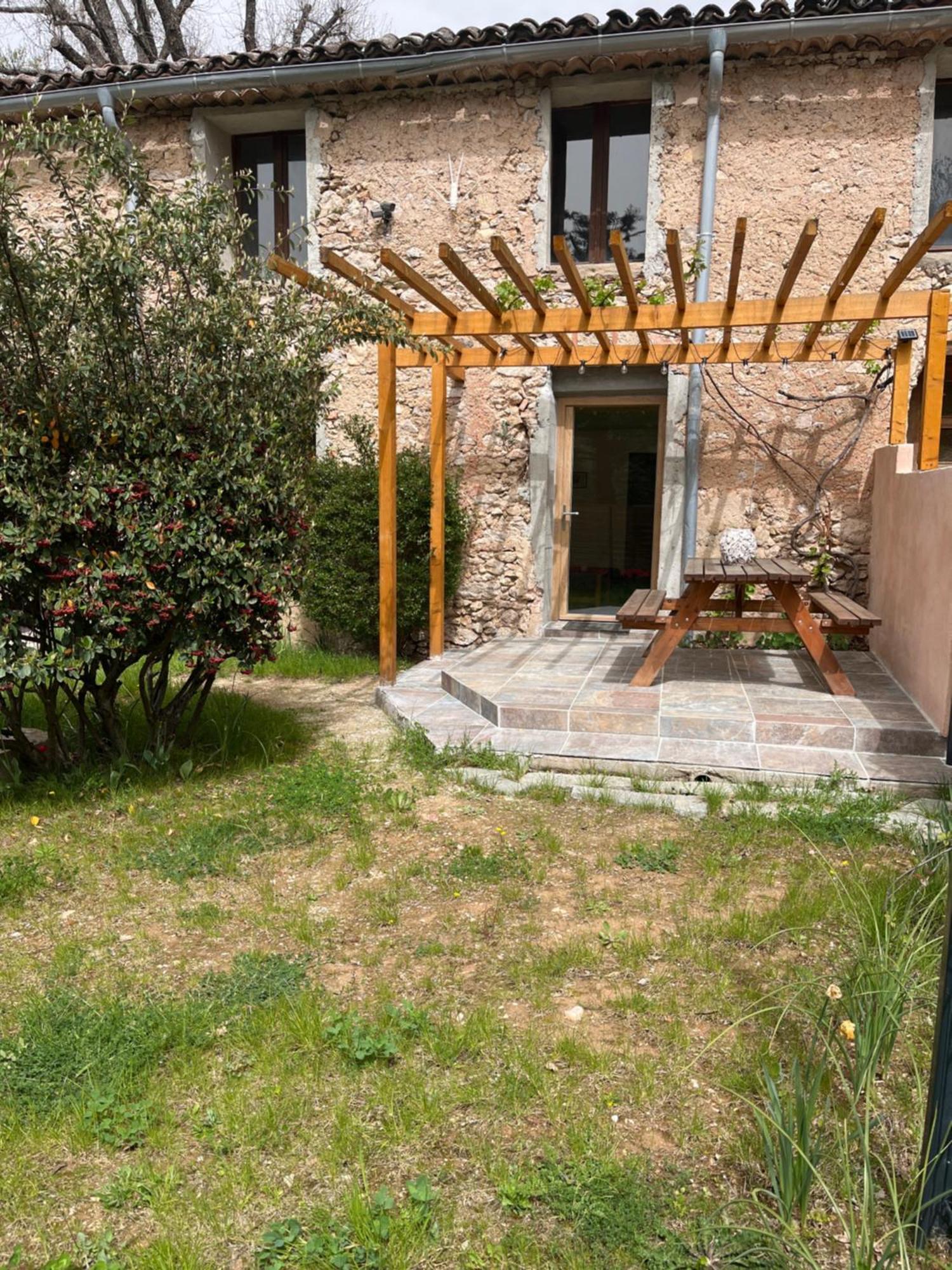 La Bastide Aux Iris - Les Capucines Leilighet Villecroze Eksteriør bilde