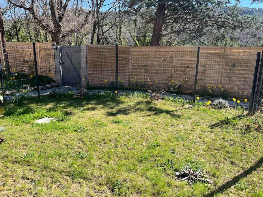 La Bastide Aux Iris - Les Capucines Leilighet Villecroze Eksteriør bilde